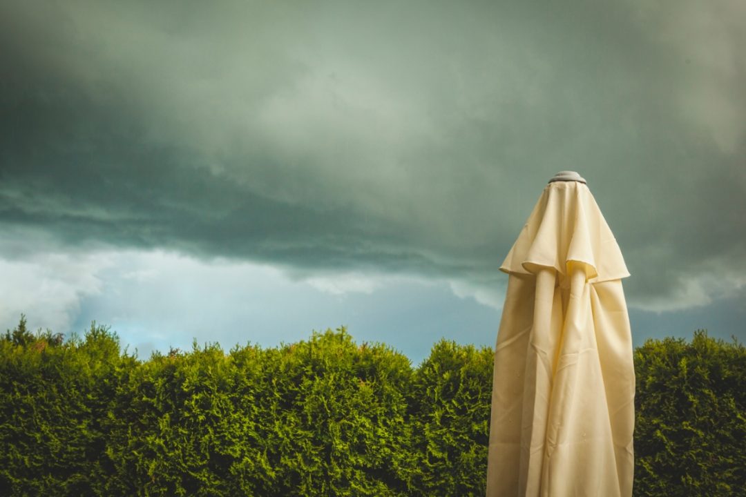 découvrez les conseils avisés de muriel gauvenet pour affronter les intempéries avec sérénité. apprenez à protéger votre domicile et à vous préparer efficacement face aux aléas climatiques.