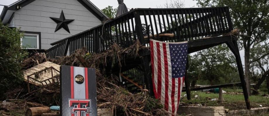 découvrez l'impact dévastateur des inondations au texas : causes, actes de solidarité, mesures de prévention et témoignages des habitants touchés par ce phénomène naturel.