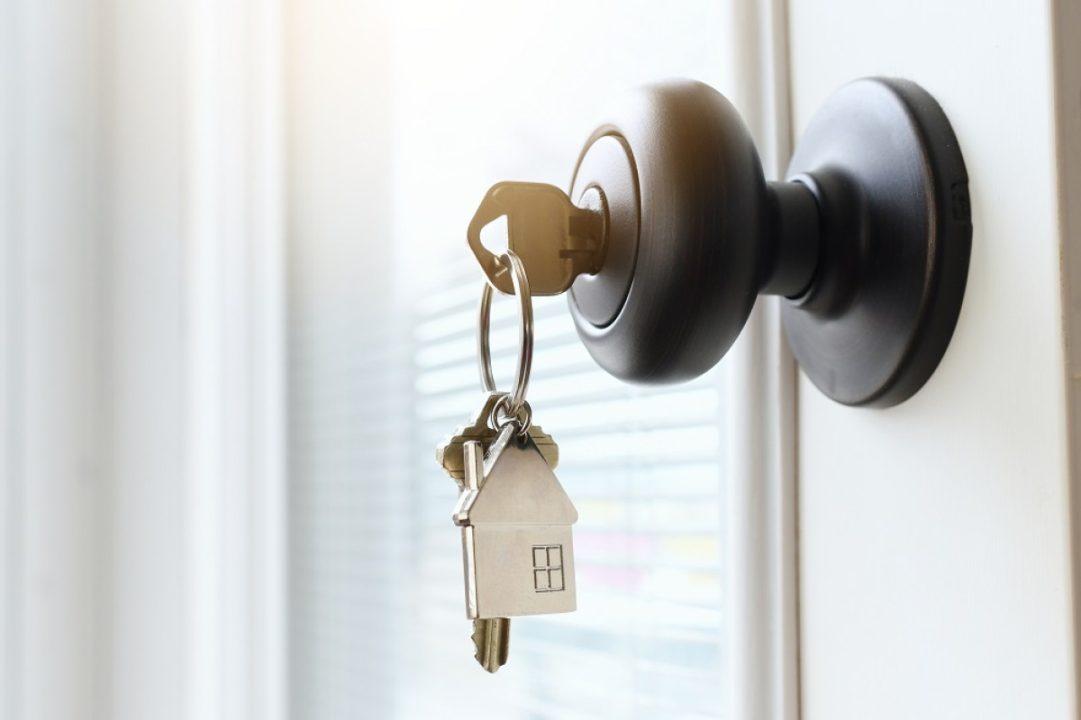 découvrez nos conseils pratiques et astuces incontournables pour sécuriser votre domicile. protégez votre maison contre les intrusions et assurez la tranquillité d'esprit de votre famille grâce à des solutions efficaces et accessibles.