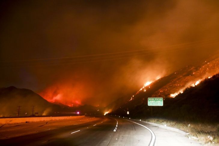 découvrez les principales réglementations concernant les assurances incendies en californie : obligations légales, exigences pour les propriétaires et protections spécifiques contre les risques de feux.