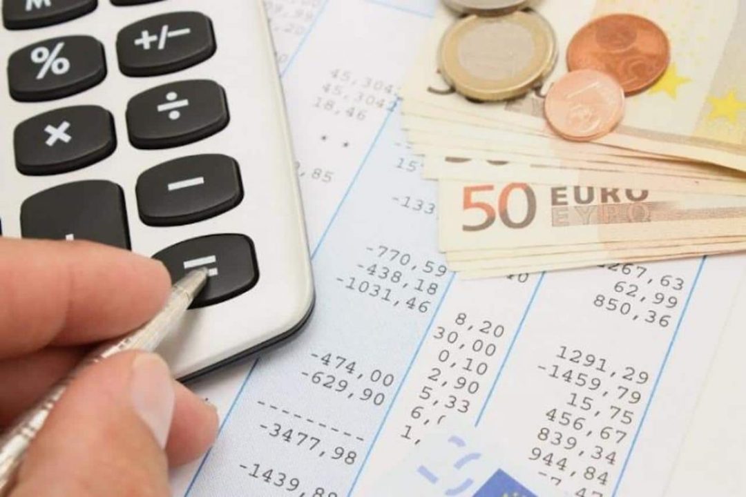 découvrez les nouveautés sur la revalorisation du smic, les retraites et les assurances prévues au 1er janvier 2026. informations essentielles pour bien préparer l'année à venir.