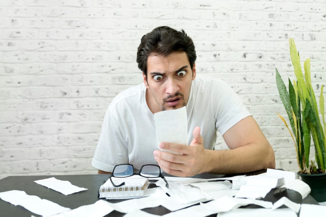 découvrez pourquoi l'assurance habitation connaît une hausse de 15 % dans les régions les plus touchées et comment cela impacte les assurés.