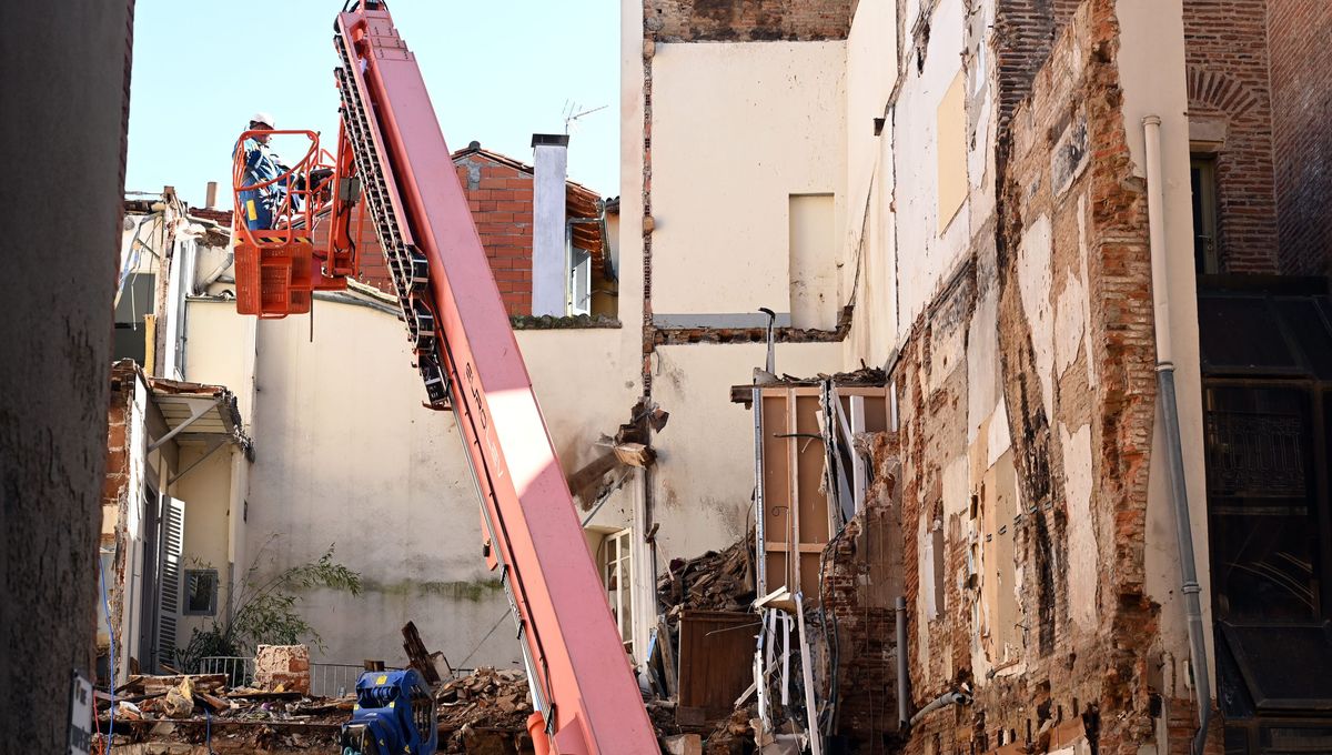 analyse de l'effondrement d'un immeuble à paris mettant en lumière le rôle du règlement de copropriété dans cet incident dramatique.