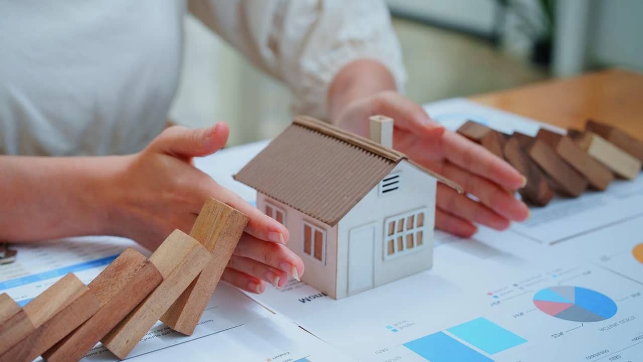 assurant améliore ses résultats financiers grâce à la performance de sa division habitation et à la baisse du nombre de sinistres, garantissant ainsi une meilleure sécurité pour ses clients.