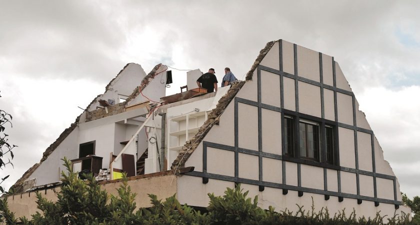découvrez pourquoi il est crucial d'avoir une assurance pour garantir la réparation de vos biens après une tornade. sans couverture, les réparations ne seront pas prises en charge.