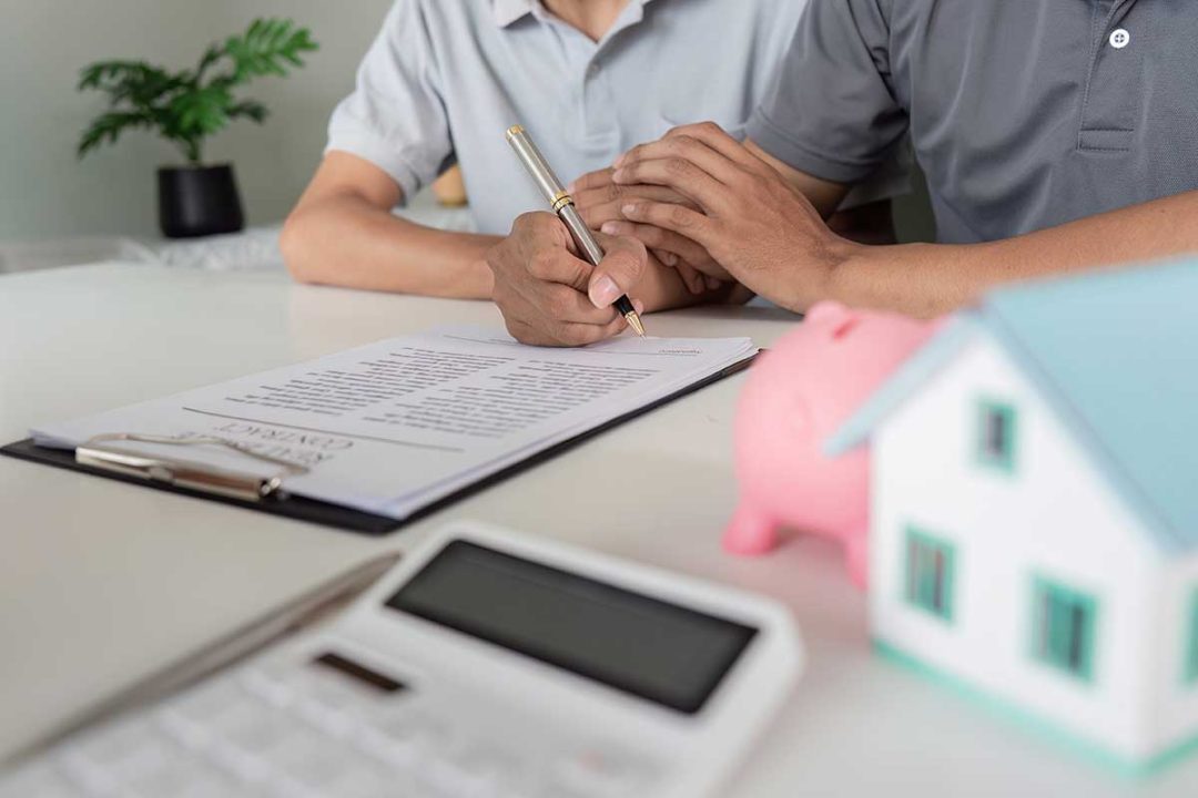 découvrez des astuces efficaces pour réduire votre facture d'assurance habitation et faire des économies tout en protégeant votre logement.