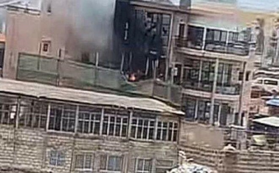 découvrez l'histoire tragique d'un maire victime d'un acte criminel et les conséquences sur sa commune.