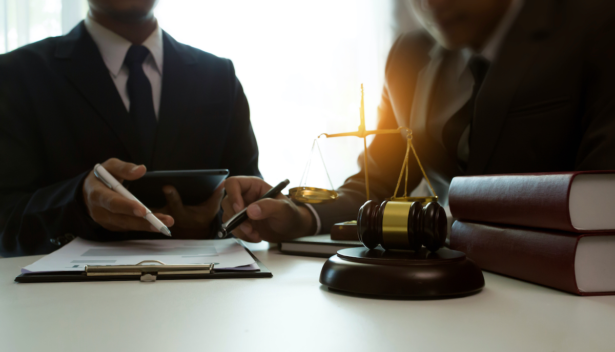 découvrez quelles clauses abusives sont interdites aux propriétaires et protégez vos droits avec notre guide complet.